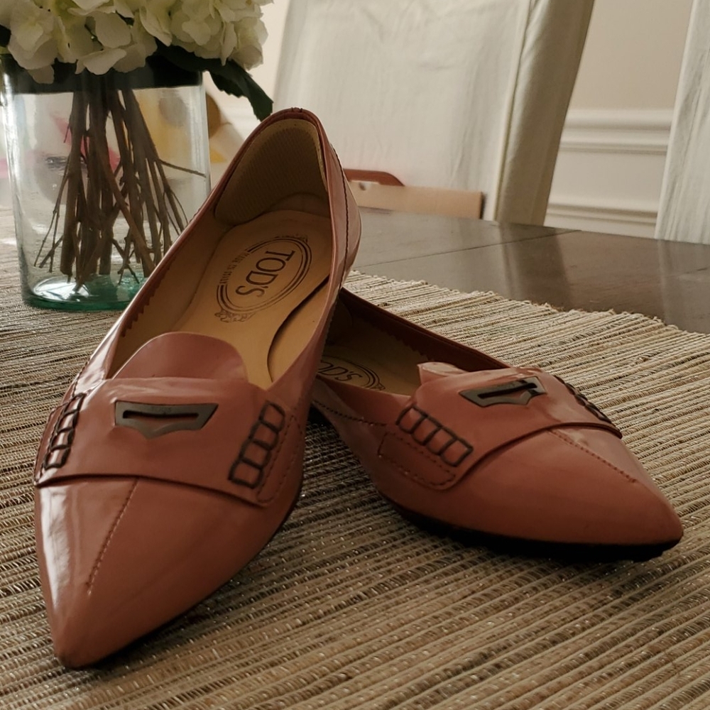 Tod's flat shoes